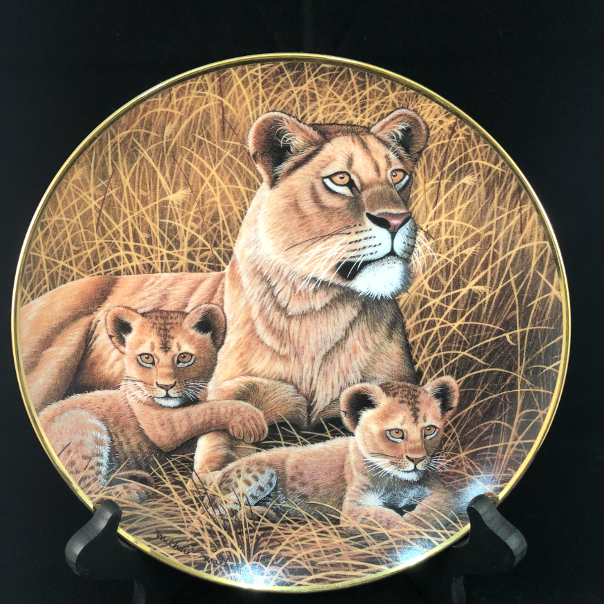 African Lioness and Cubs - National Wildlife Federation image 0