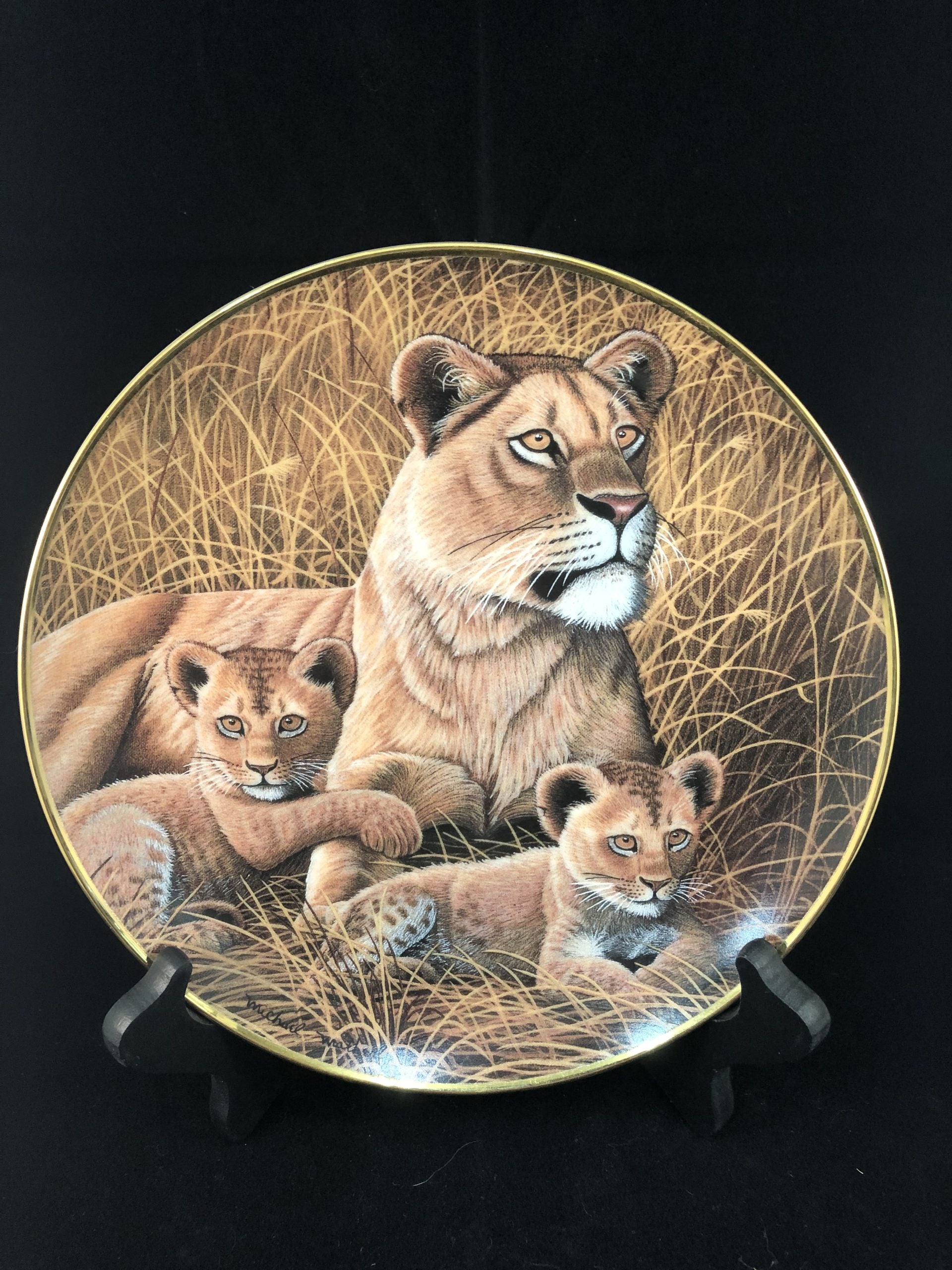 African Lioness and Cubs - National Wildlife Federation image 1