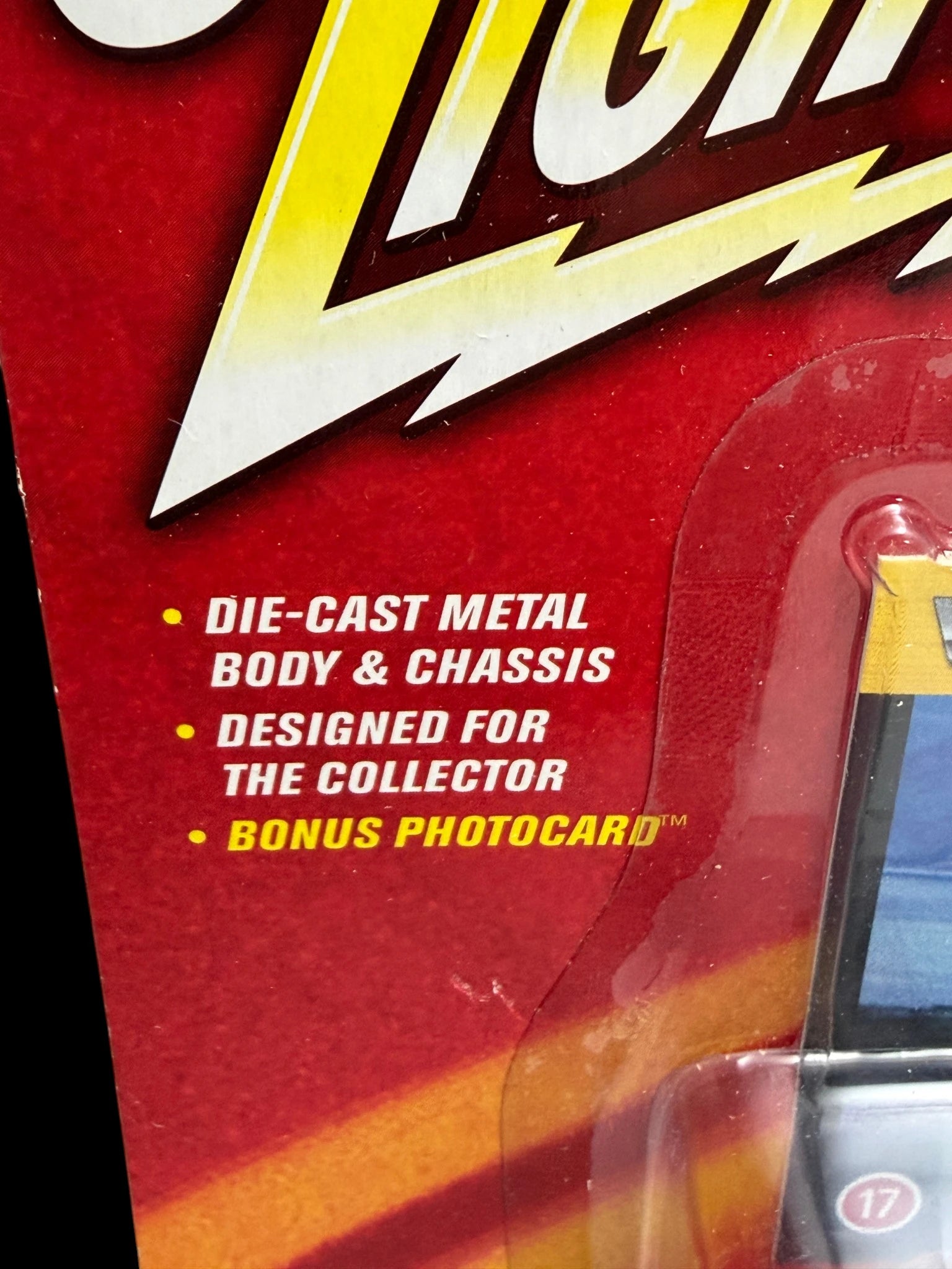Johnny Lightning Volkswagen 2001 Microbus Concept – Limited Edition Die-Cast image 5