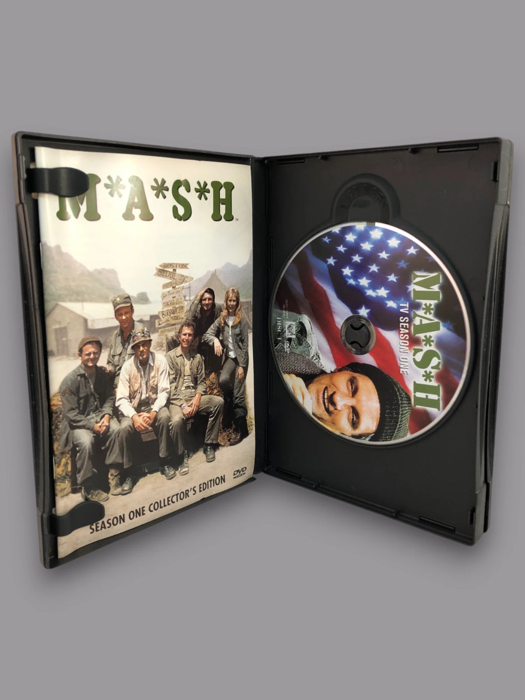 M*A*S*H – Season One Collector’s Edition (DVD) image 3